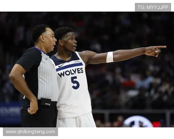 森林狼主场表现出色爱德华兹与浓眉各自贡献精彩数据轻取湖人
